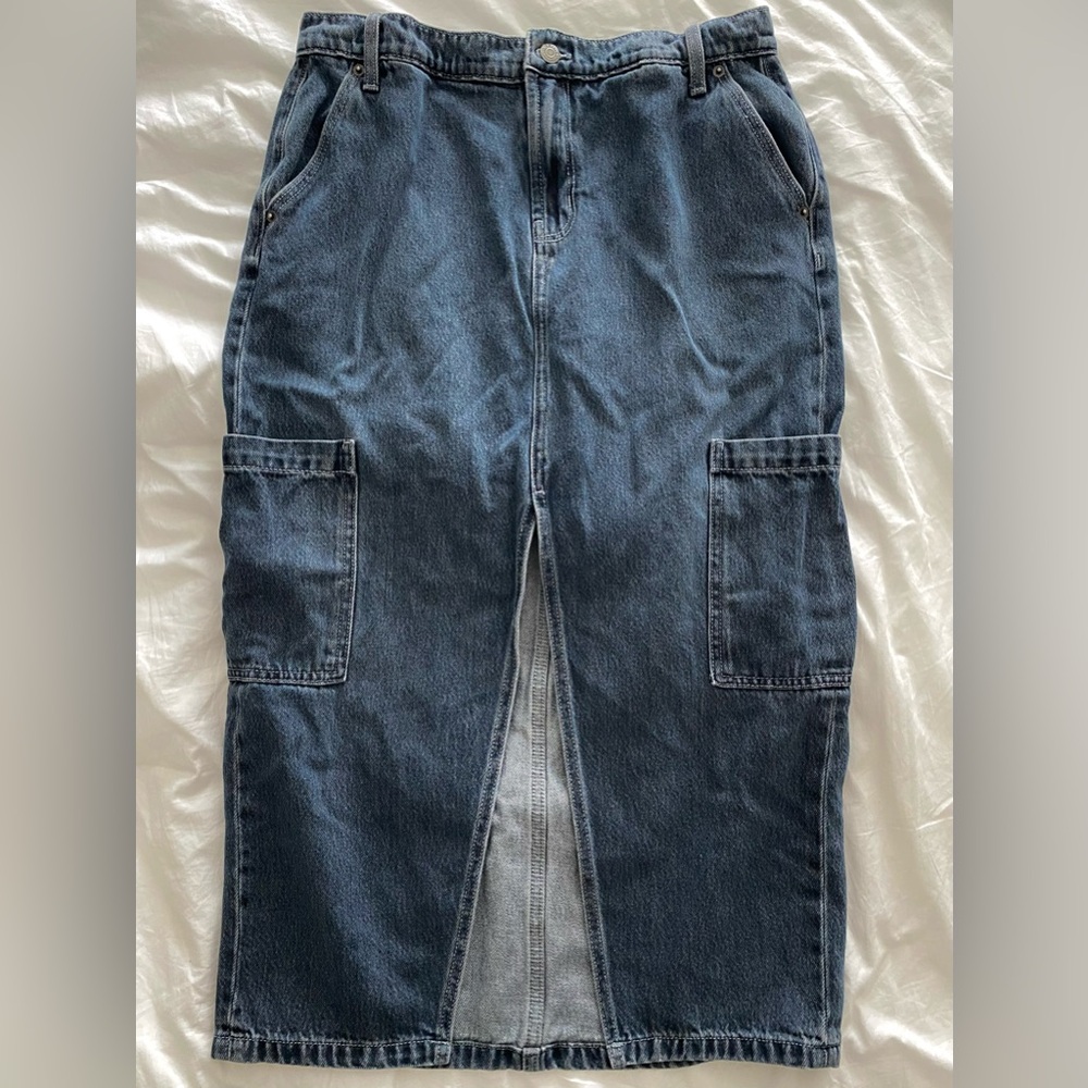 Old Navy Mid-Rise Denim Cargo Maxi Skirt Size 8 - Picture 2 of 5